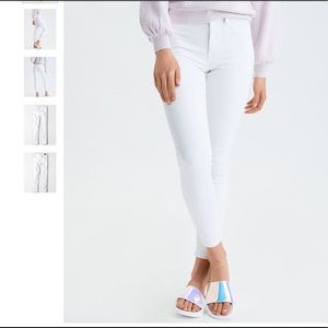 American Eagle white skinny jeans